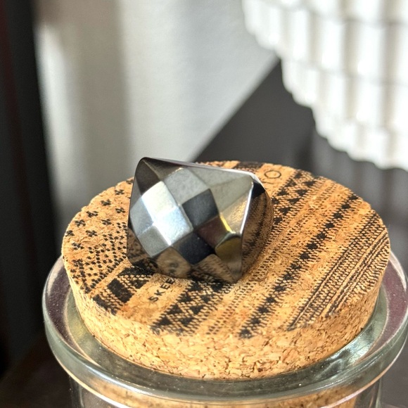 Gunmetal Grey Diamond Cut Metal Ring - Picture 2 of 8